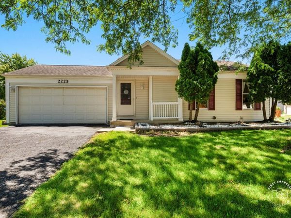 2225 Highfield Lane , Aurora, IL 60504