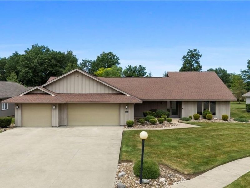 32672 Heron Circle, North Ridgeville, OH 44039 Photo 1