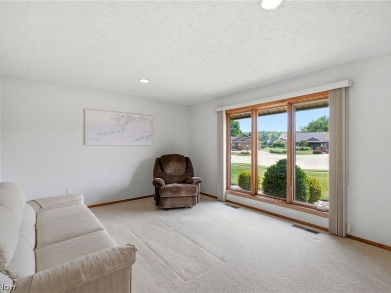 32672 Heron Circle, North Ridgeville, OH 44039 Photo 5