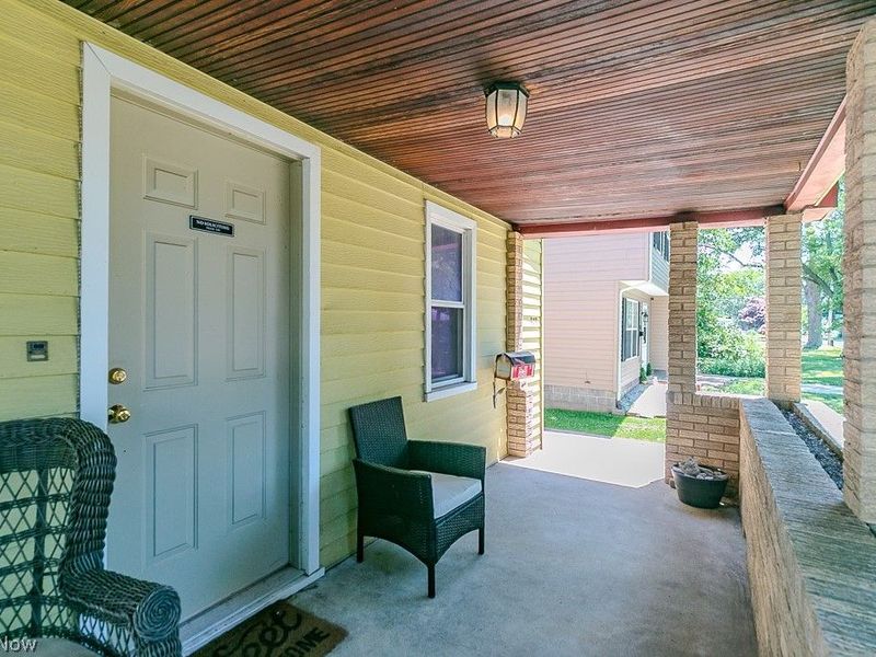 979 Mohegan Trail, Willoughby, OH 44094 Photo 5