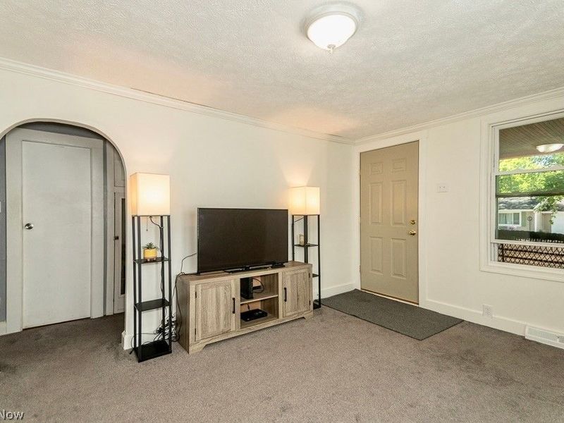 979 Mohegan Trail, Willoughby, OH 44094 Photo 8