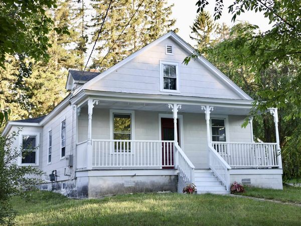 15 Warren Avenue, Goffstown, NH 03045