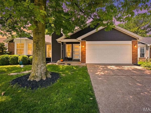 834 Spring Hill Farm Drive, Ballwin, MO 63021