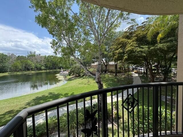 100 Crestwood Court N, Unit 108, Royal Palm Beach, FL 33411 Photo