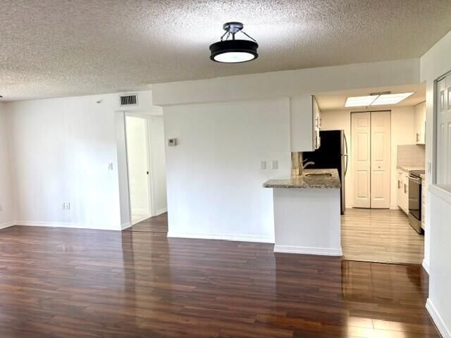 100 Crestwood Court N, Unit 108, Royal Palm Beach, FL 33411 Photo