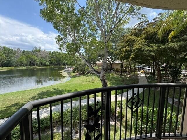 100 Crestwood Court N, Unit 108, Royal Palm Beach, FL 33411 Photo