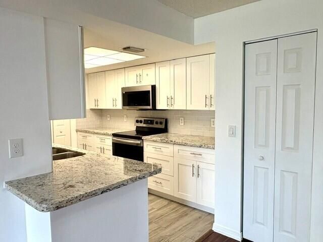 100 Crestwood Court N, Unit 108, Royal Palm Beach, FL 33411 Photo