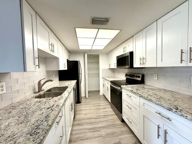 100 Crestwood Court N, Unit 108, Royal Palm Beach, FL 33411 Photo