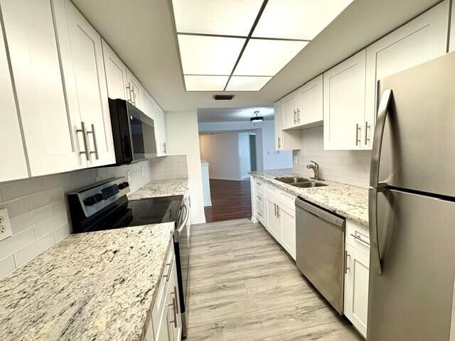 100 Crestwood Court N, Unit 108, Royal Palm Beach, FL 33411 Photo