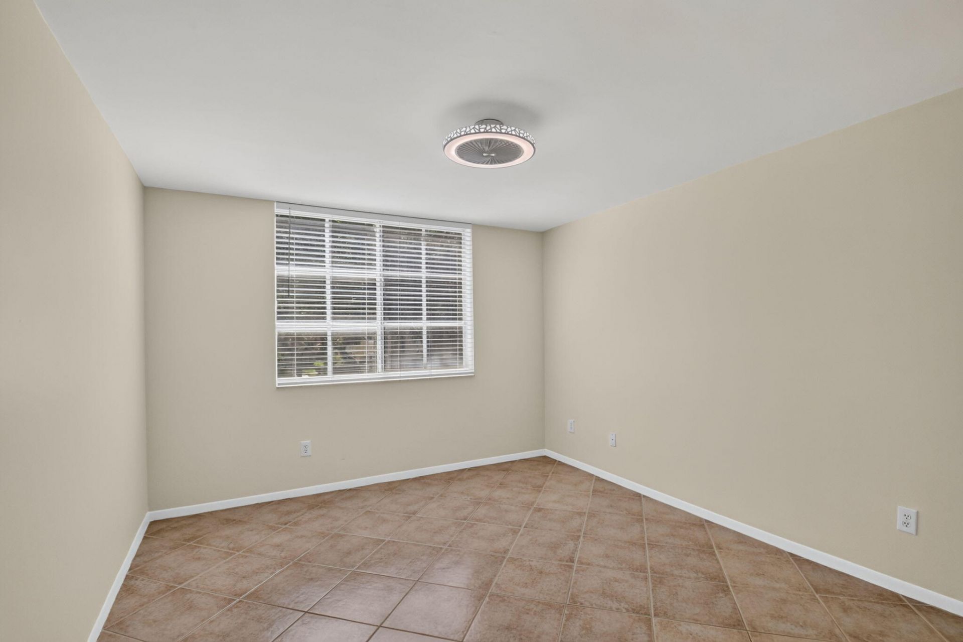 107 Yacht Club Way, Unit 208, Hypoluxo, FL 33462 Photo