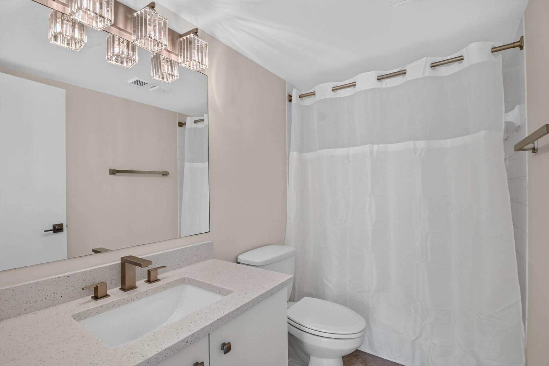 107 Yacht Club Way, Unit 208, Hypoluxo, FL 33462 Photo