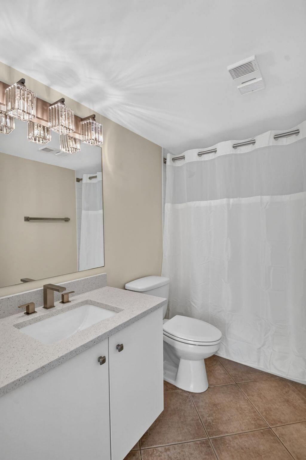 107 Yacht Club Way, Unit 208, Hypoluxo, FL 33462 Photo