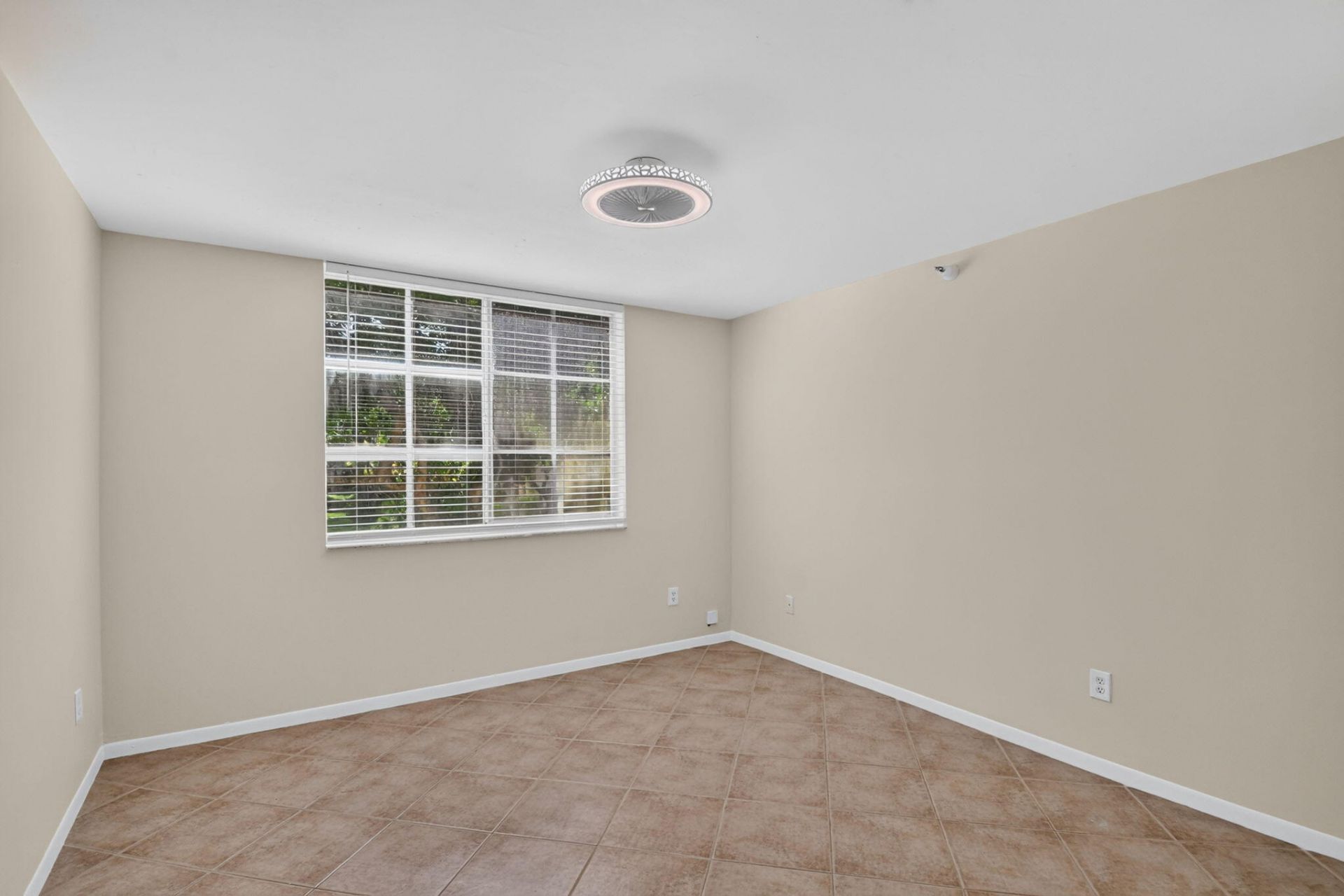 107 Yacht Club Way, Unit 208, Hypoluxo, FL 33462 Photo