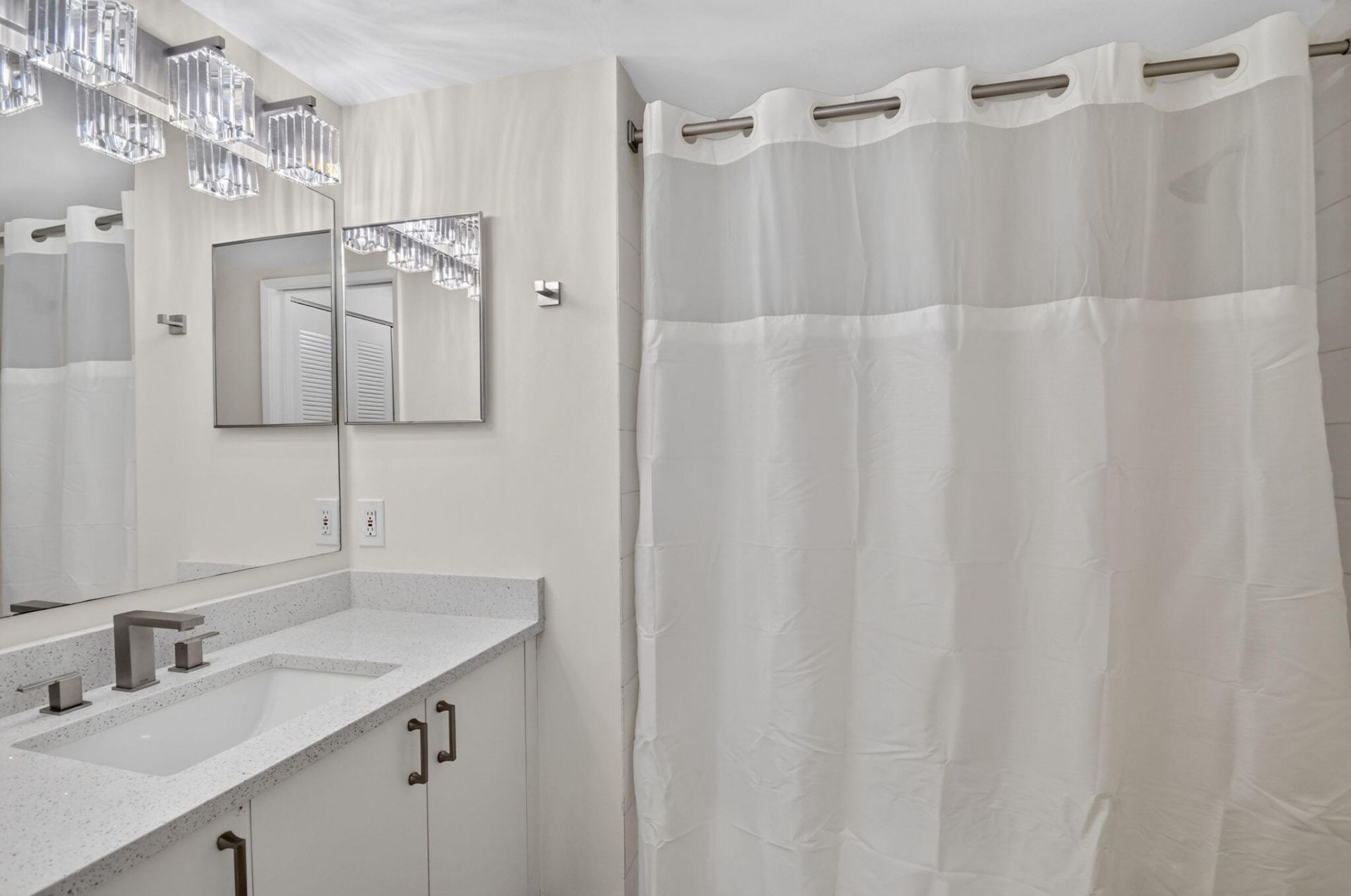 107 Yacht Club Way, Unit 208, Hypoluxo, FL 33462 Photo