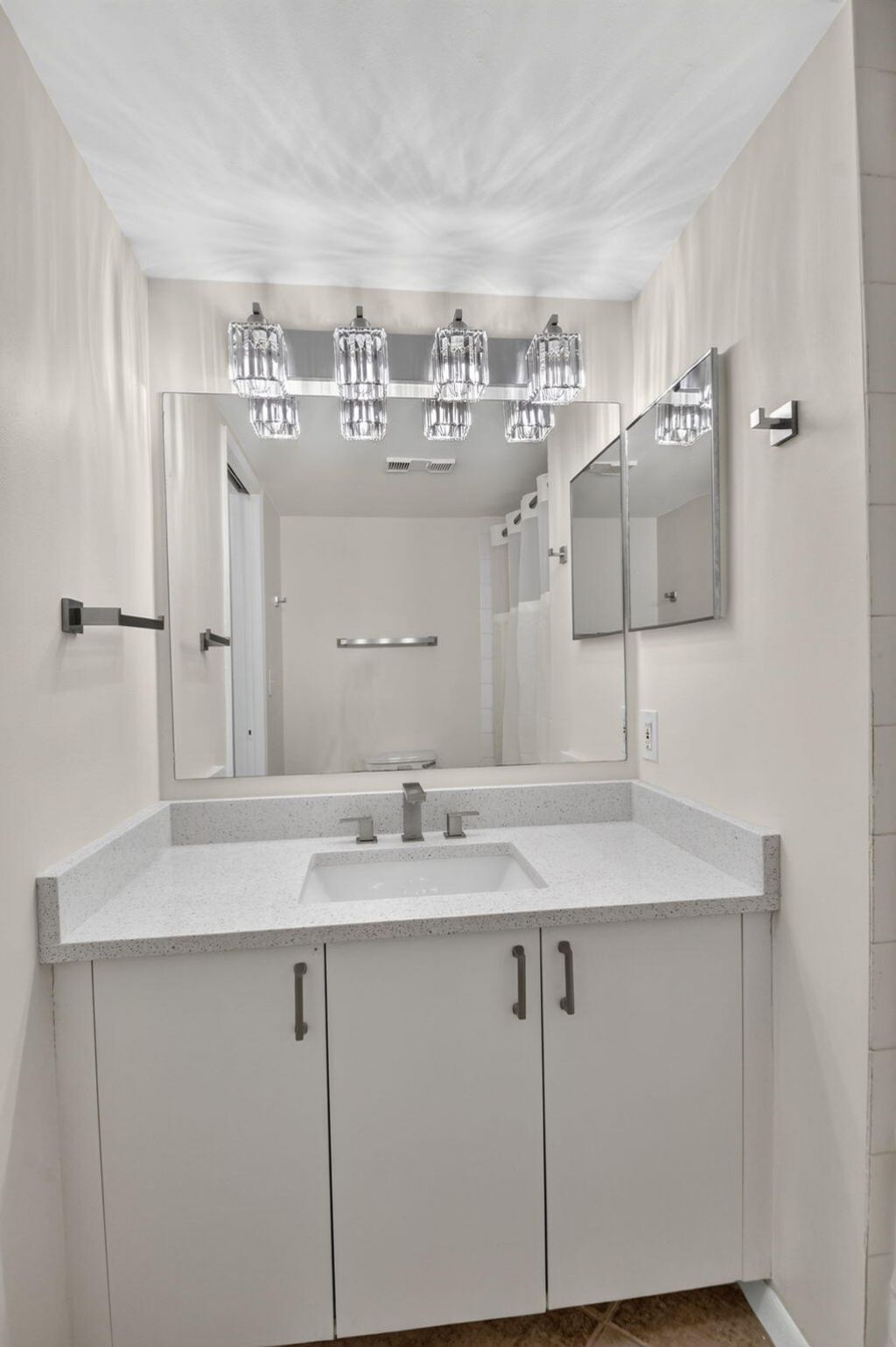107 Yacht Club Way, Unit 208, Hypoluxo, FL 33462 Photo