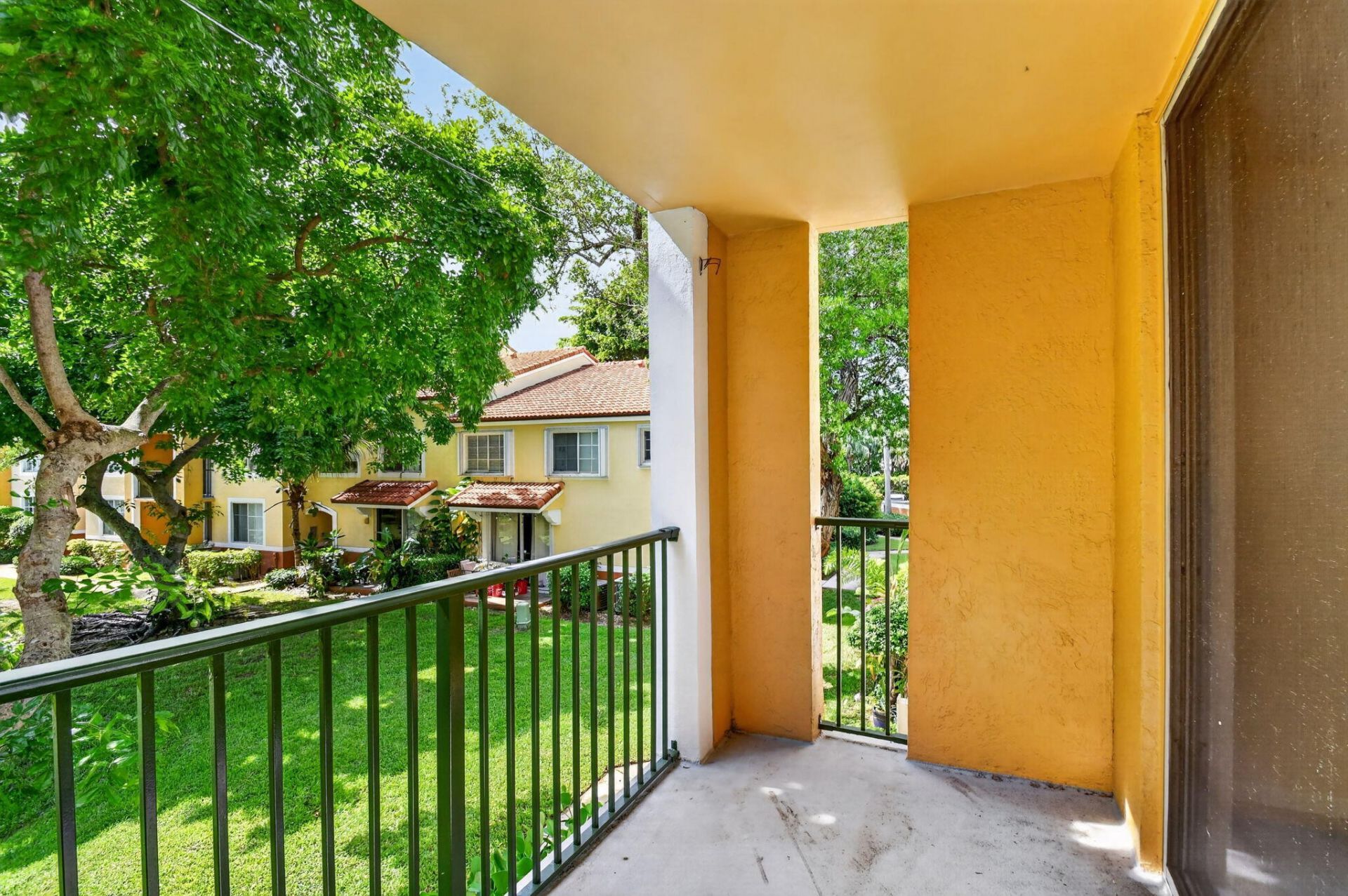 107 Yacht Club Way, Unit 208, Hypoluxo, FL 33462 Photo