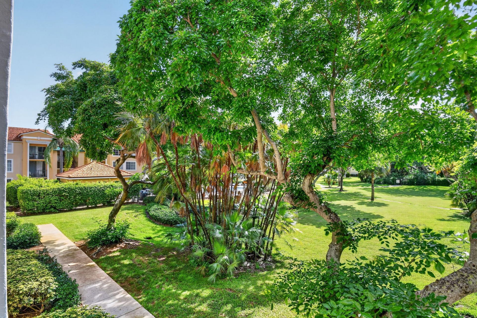 107 Yacht Club Way, Unit 208, Hypoluxo, FL 33462 Photo
