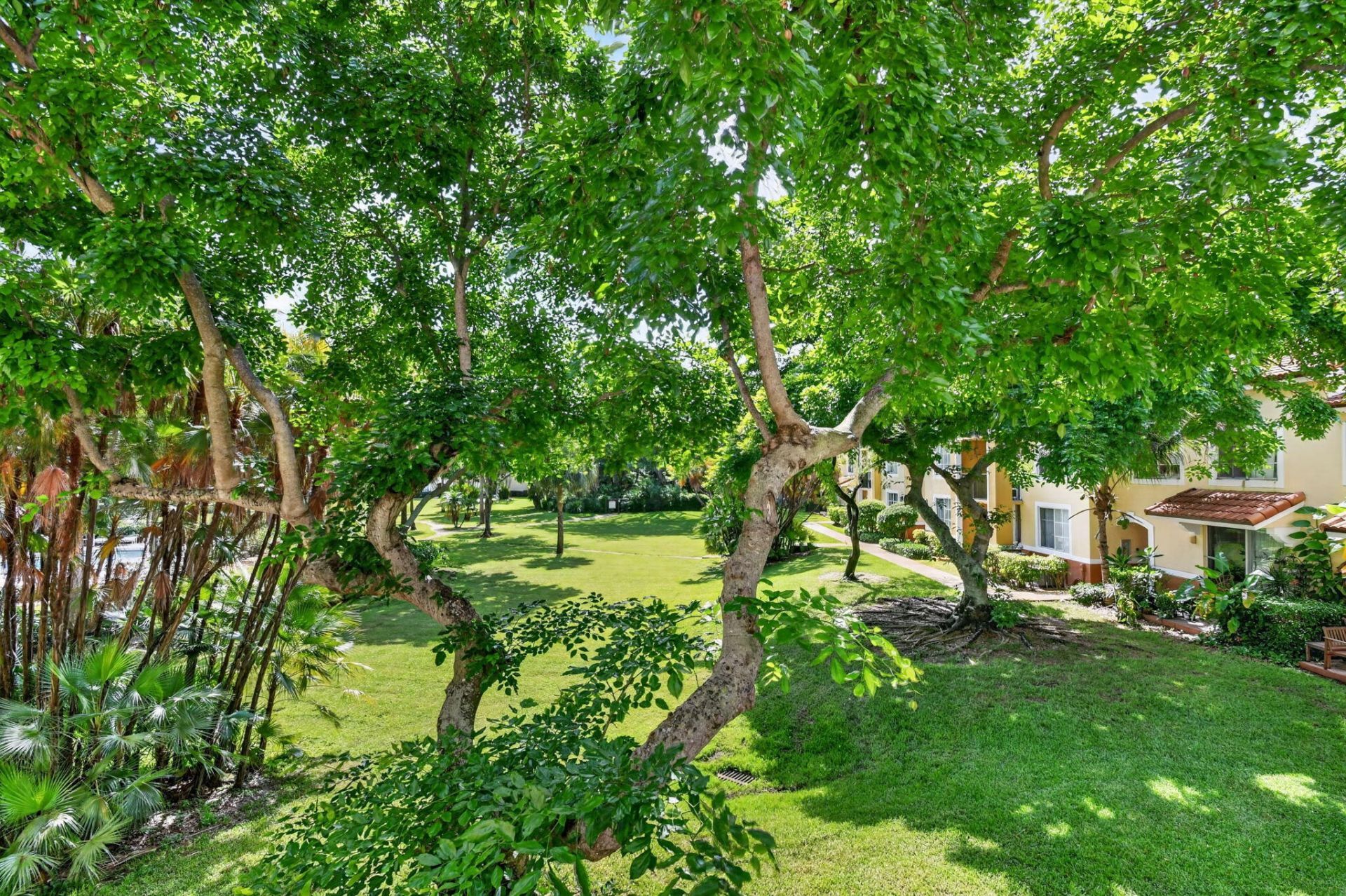 107 Yacht Club Way, Unit 208, Hypoluxo, FL 33462 Photo