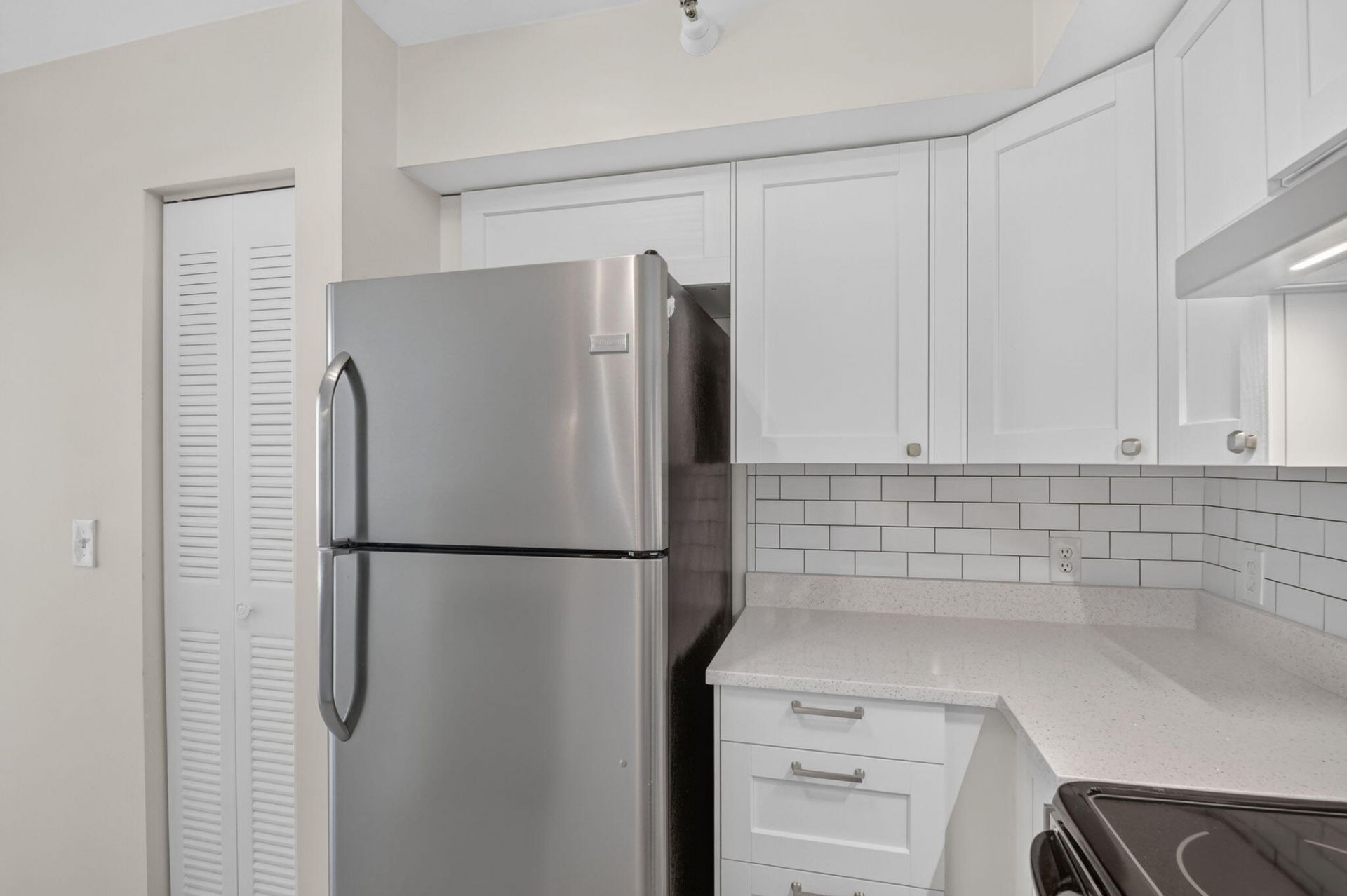 107 Yacht Club Way, Unit 208, Hypoluxo, FL 33462 Photo