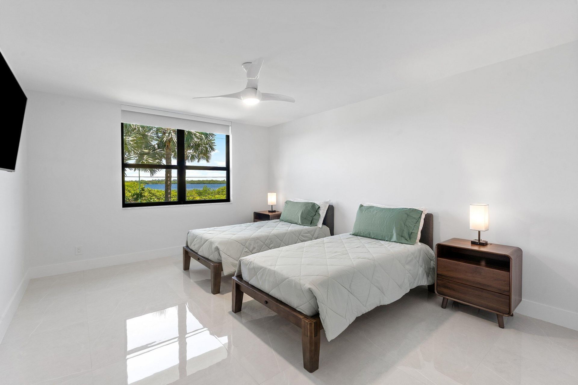 5480 N Ocean Drive, Unit B1c, Singer Island, FL 33404 Photo
