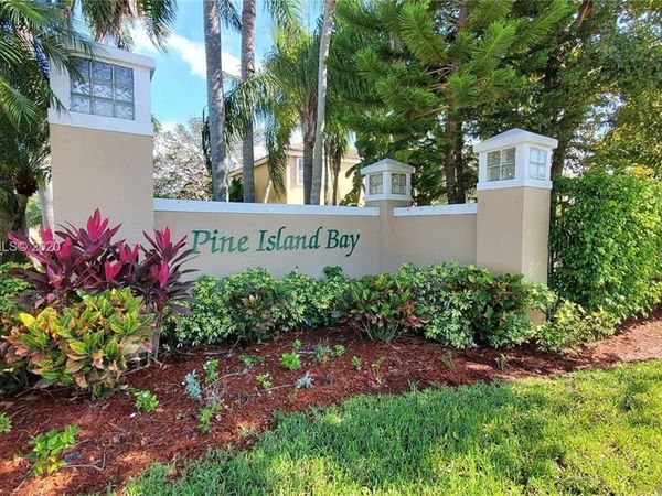 4430 SW 82nd Way, Davie, FL 33328