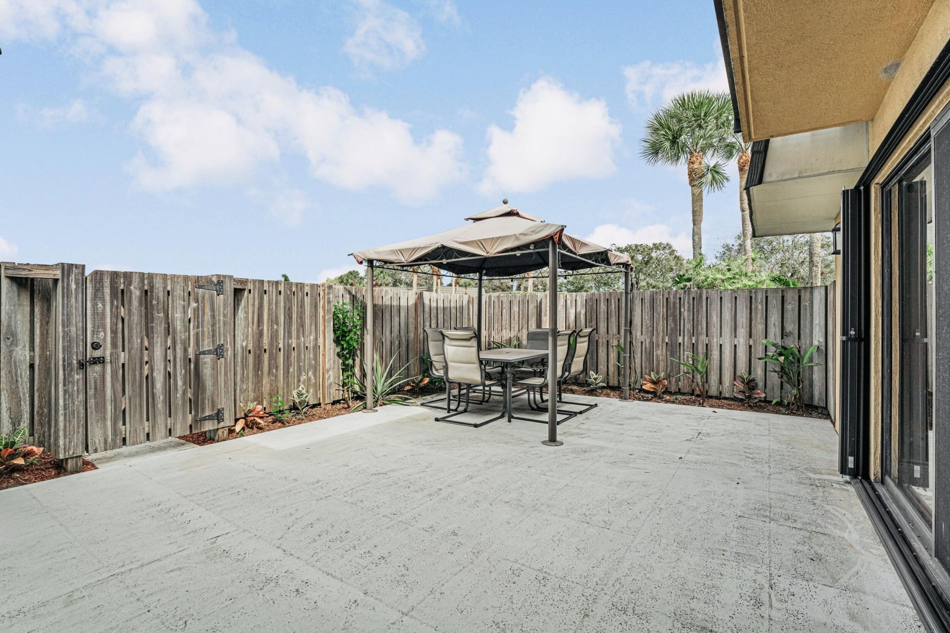 2439 24th Way, Unit 2439, West Palm Beach, FL 33407 Photo