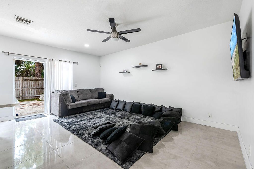 160 Baldwin Boulevard, Greenacres, FL 33463 Photo