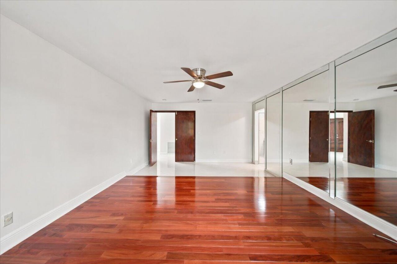 20009 NW 66th Place, Hialeah, FL 33015 Photo