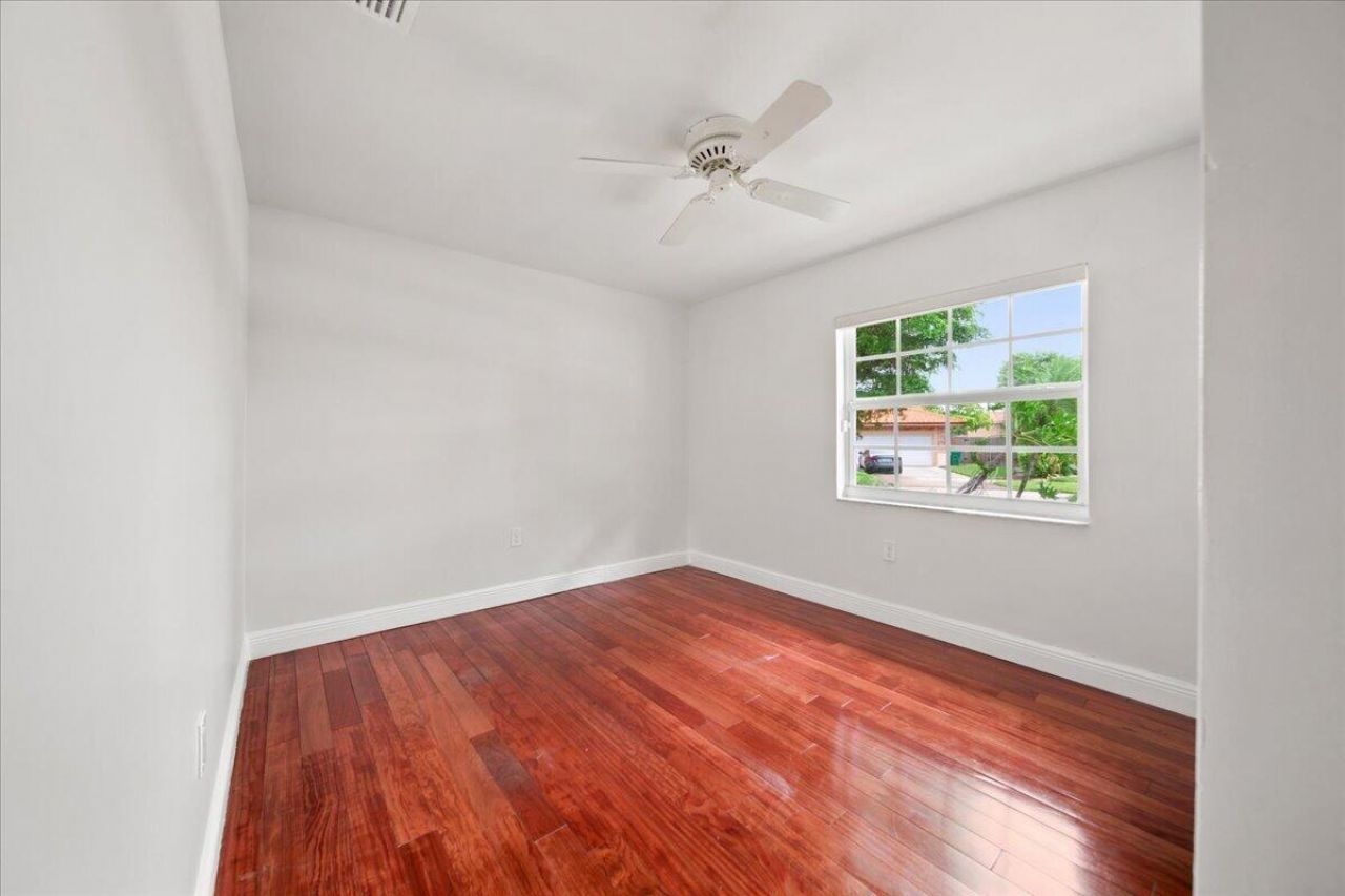 20009 NW 66th Place, Hialeah, FL 33015 Photo