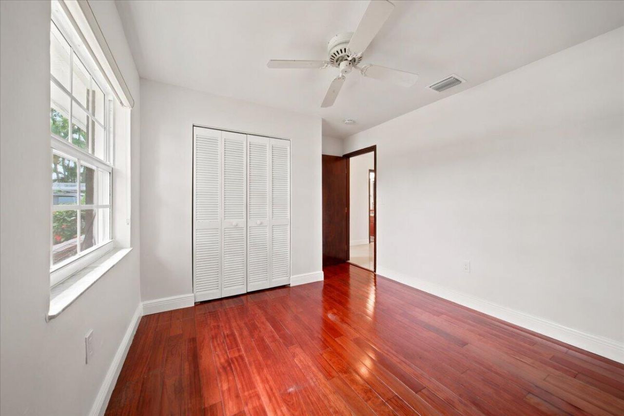 20009 NW 66th Place, Hialeah, FL 33015 Photo
