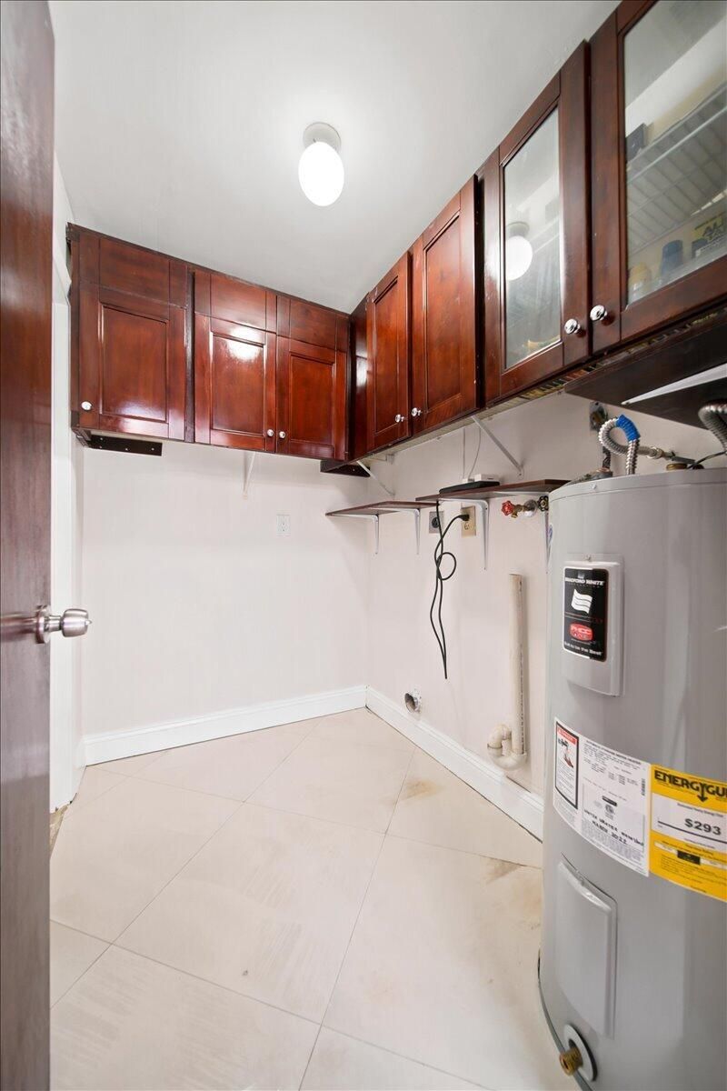 20009 NW 66th Place, Hialeah, FL 33015 Photo