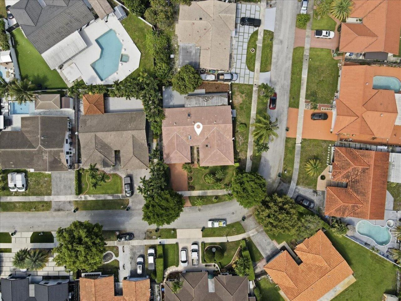 20009 NW 66th Place, Hialeah, FL 33015 Photo