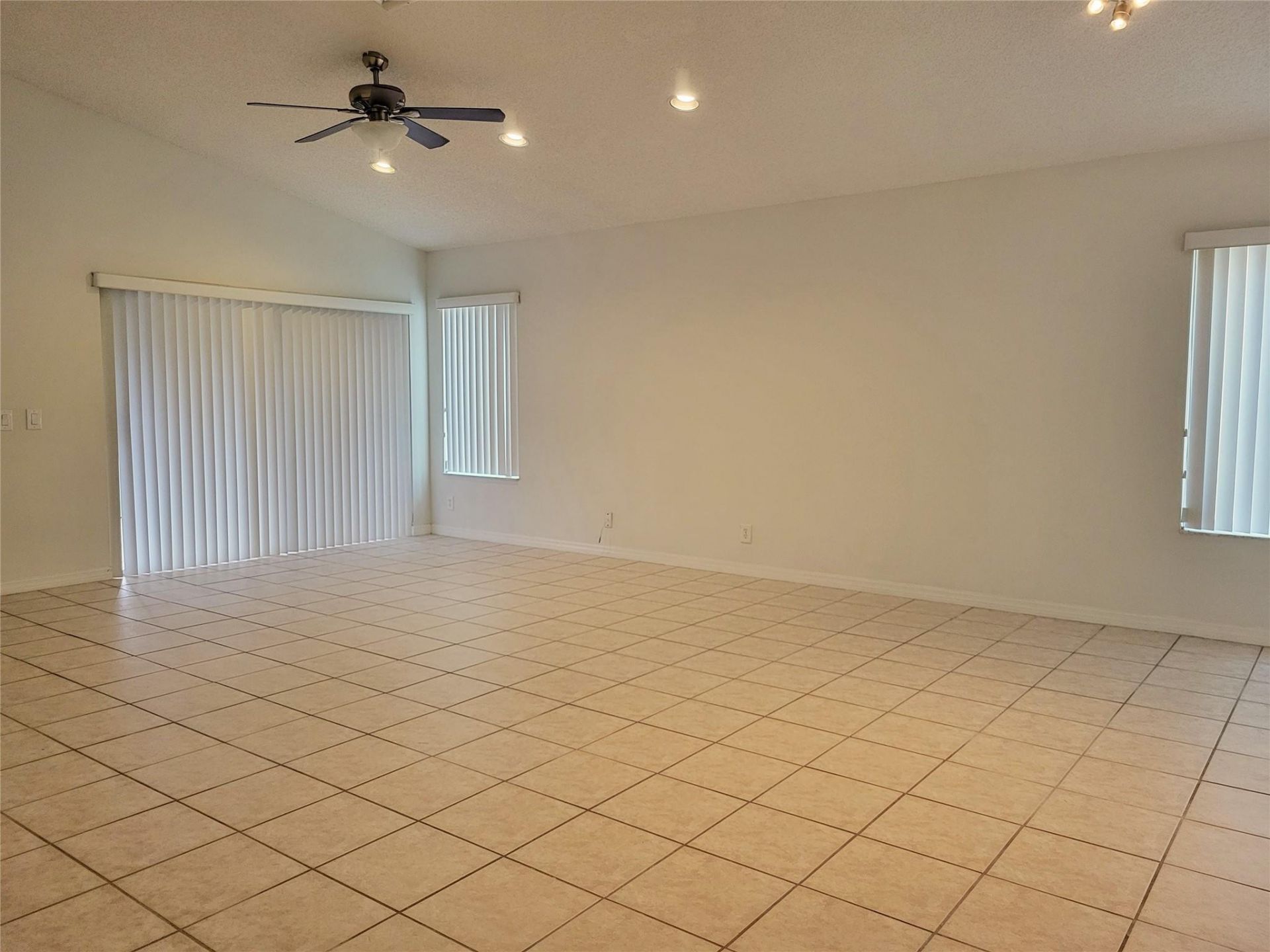1409 Sabal Trail, Weston, FL 33327 Photo
