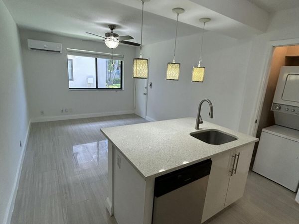 914 NE 15th Avenue, Unit 1, Fort Lauderdale, FL 33304