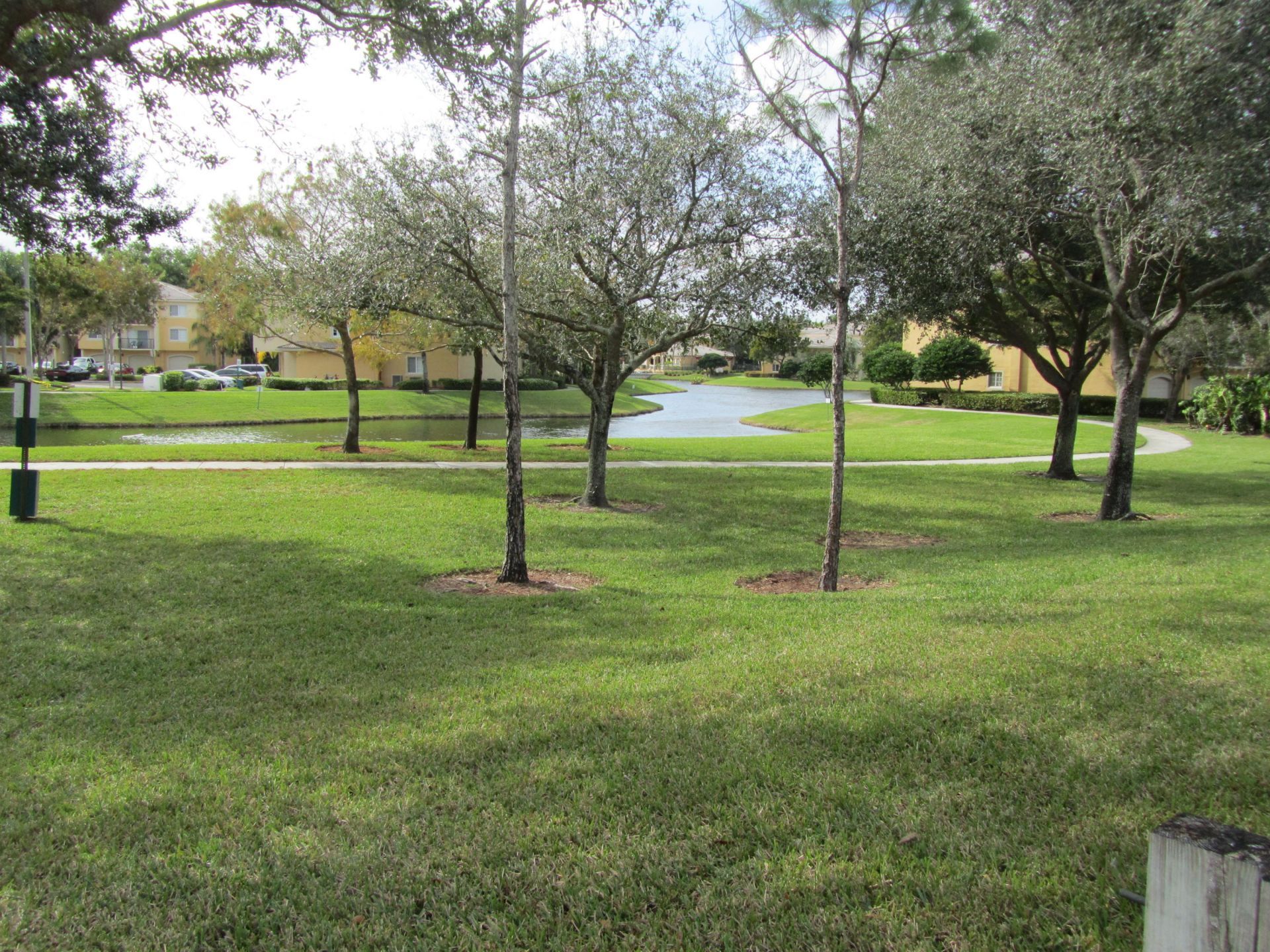 700 S Crestwood Court S, Unit 704, Royal Palm Beach, FL 33411 Photo