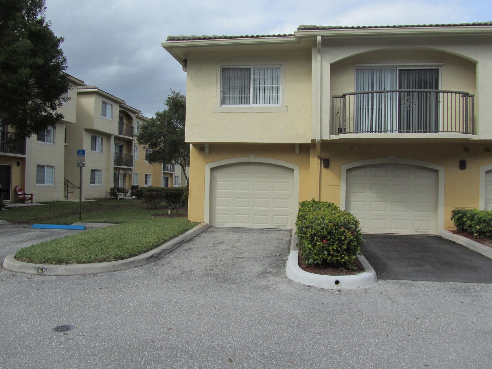 700 S Crestwood Court S, Unit 704, Royal Palm Beach, FL 33411 Photo