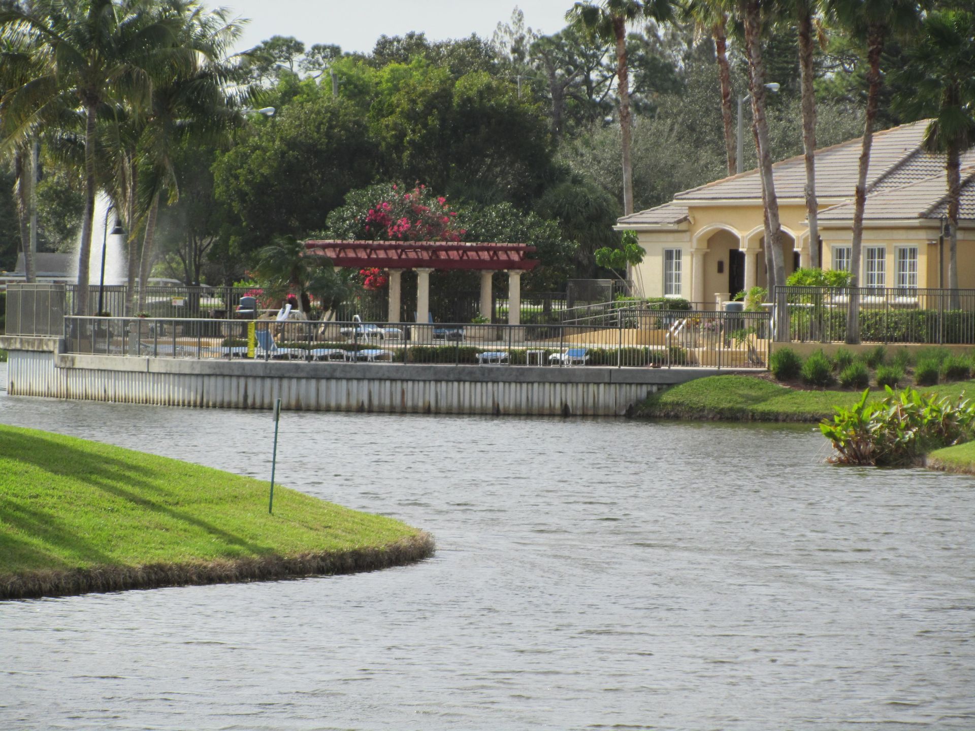700 S Crestwood Court S, Unit 704, Royal Palm Beach, FL 33411 Photo