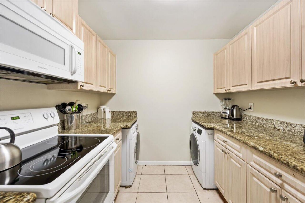 2060 Greenview Shores Boulevard, Unit 308, Wellington, FL 33414 Photo