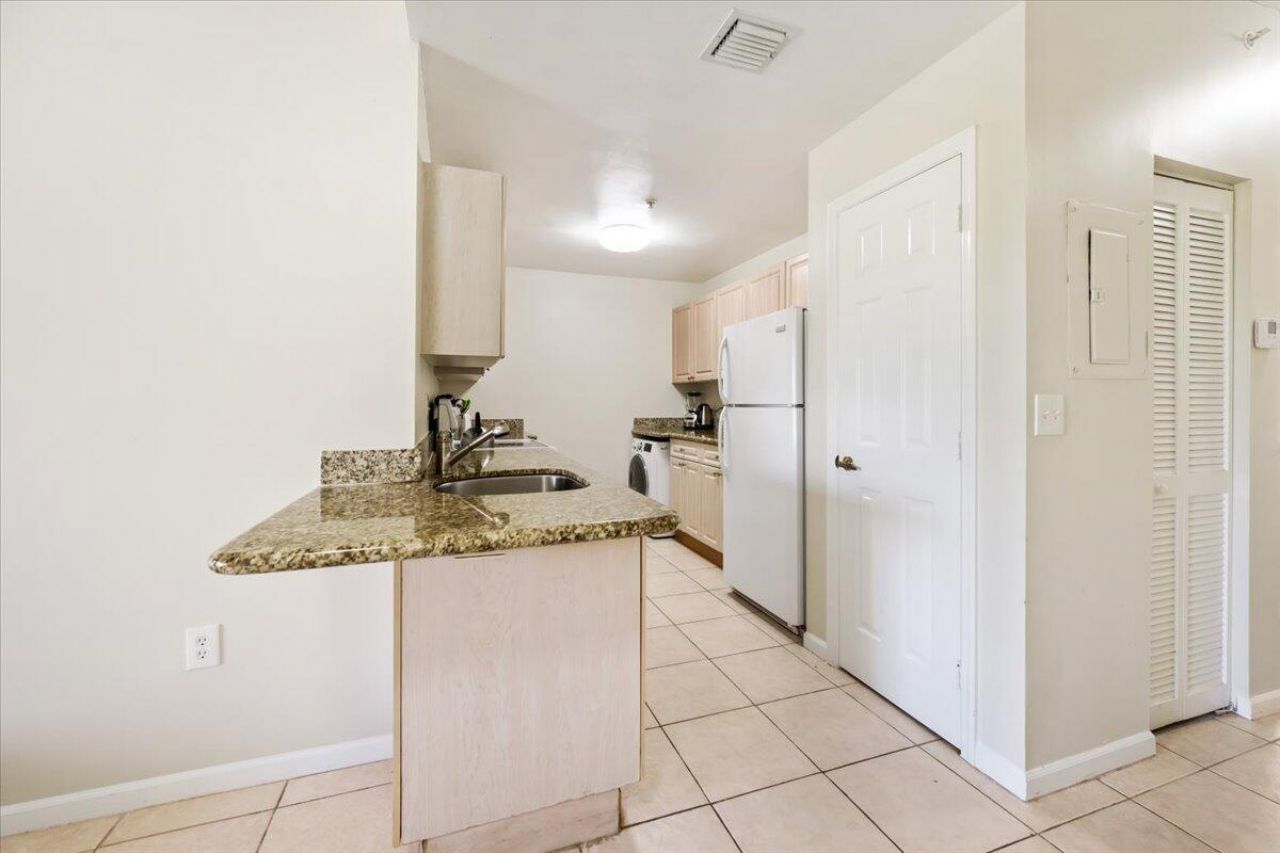 2060 Greenview Shores Boulevard, Unit 308, Wellington, FL 33414 Photo