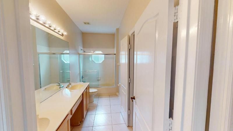 895 SW Lake Charles Circle, Port Saint Lucie, FL 34986 Photo
