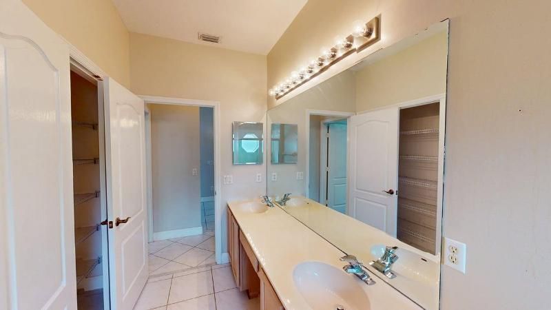 895 SW Lake Charles Circle, Port Saint Lucie, FL 34986 Photo