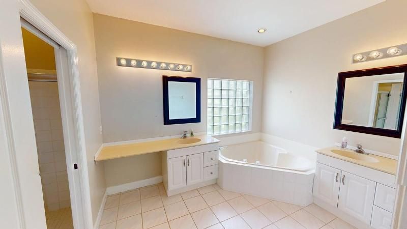 895 SW Lake Charles Circle, Port Saint Lucie, FL 34986 Photo