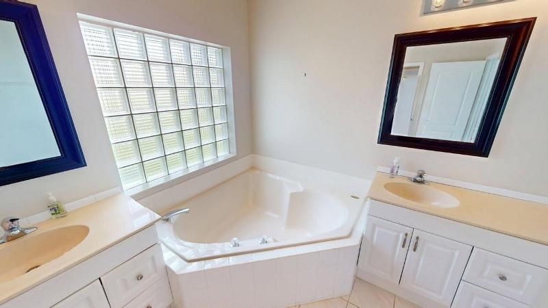 895 SW Lake Charles Circle, Port Saint Lucie, FL 34986 Photo