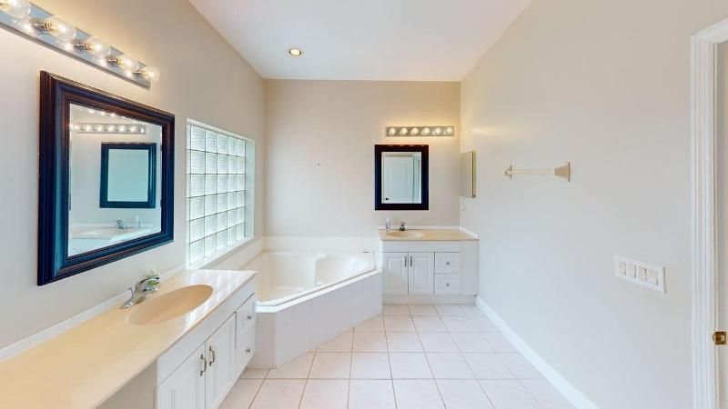 895 SW Lake Charles Circle, Port Saint Lucie, FL 34986 Photo