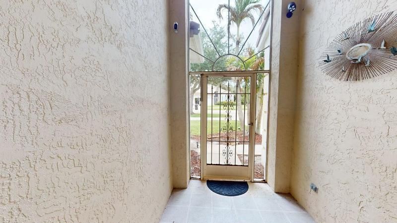 895 SW Lake Charles Circle, Port Saint Lucie, FL 34986 Photo