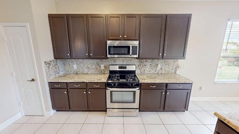 895 SW Lake Charles Circle, Port Saint Lucie, FL 34986 Photo