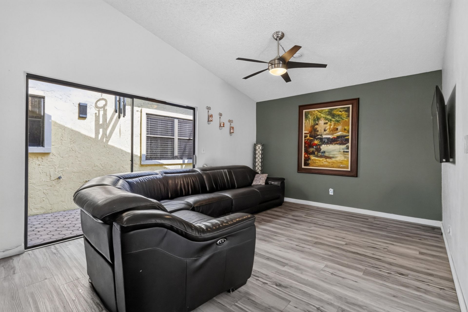 1055 NW 18th Avenue, Delray Beach, FL 33445 Photo