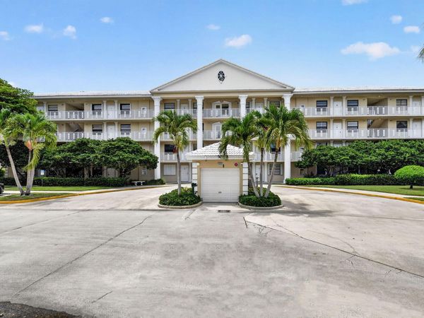 3525 Village Boulevard, Unit 205, West Palm Beach, FL 33409