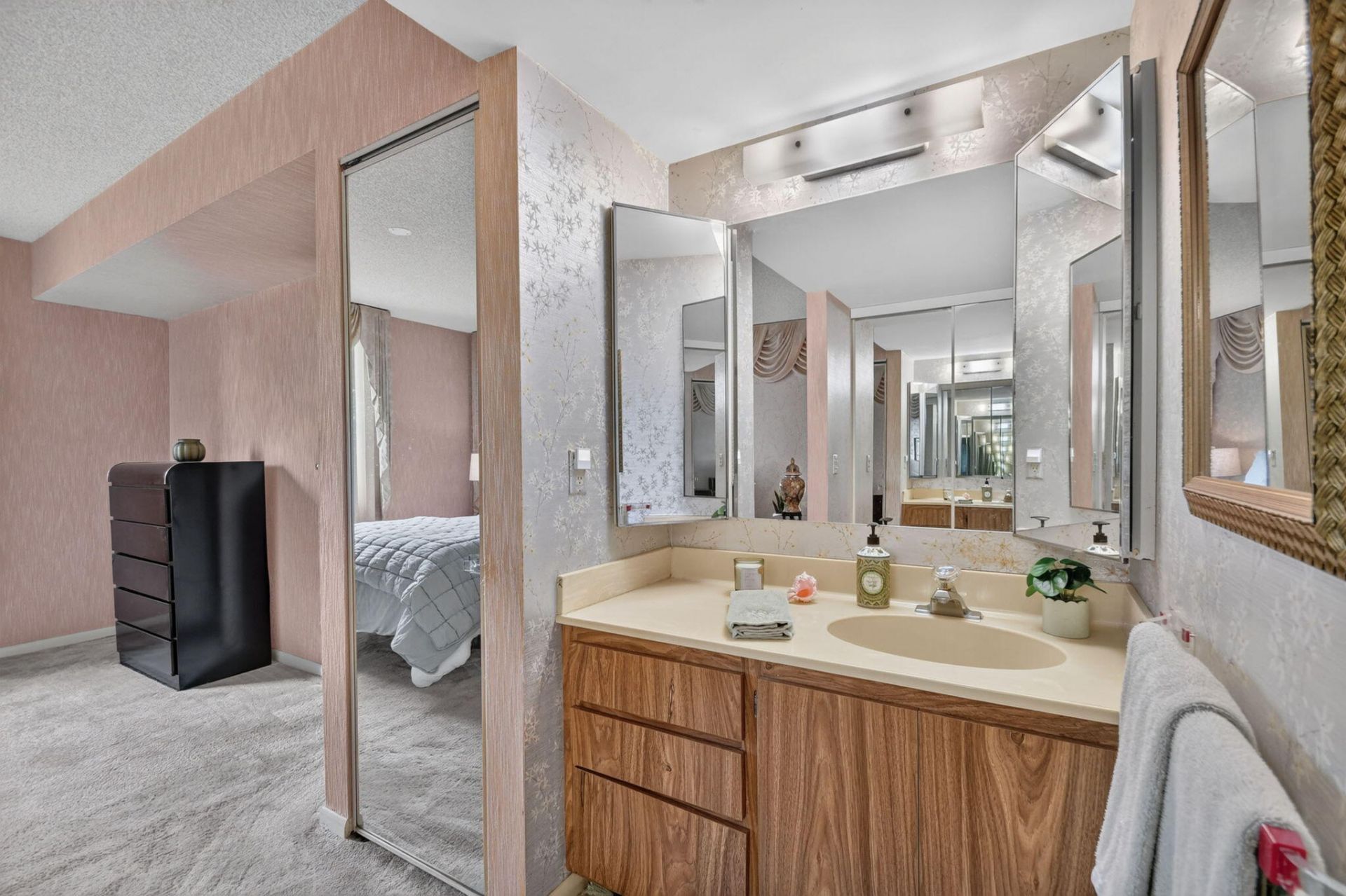 3525 Village Boulevard, Unit 205, West Palm Beach, FL 33409 Photo