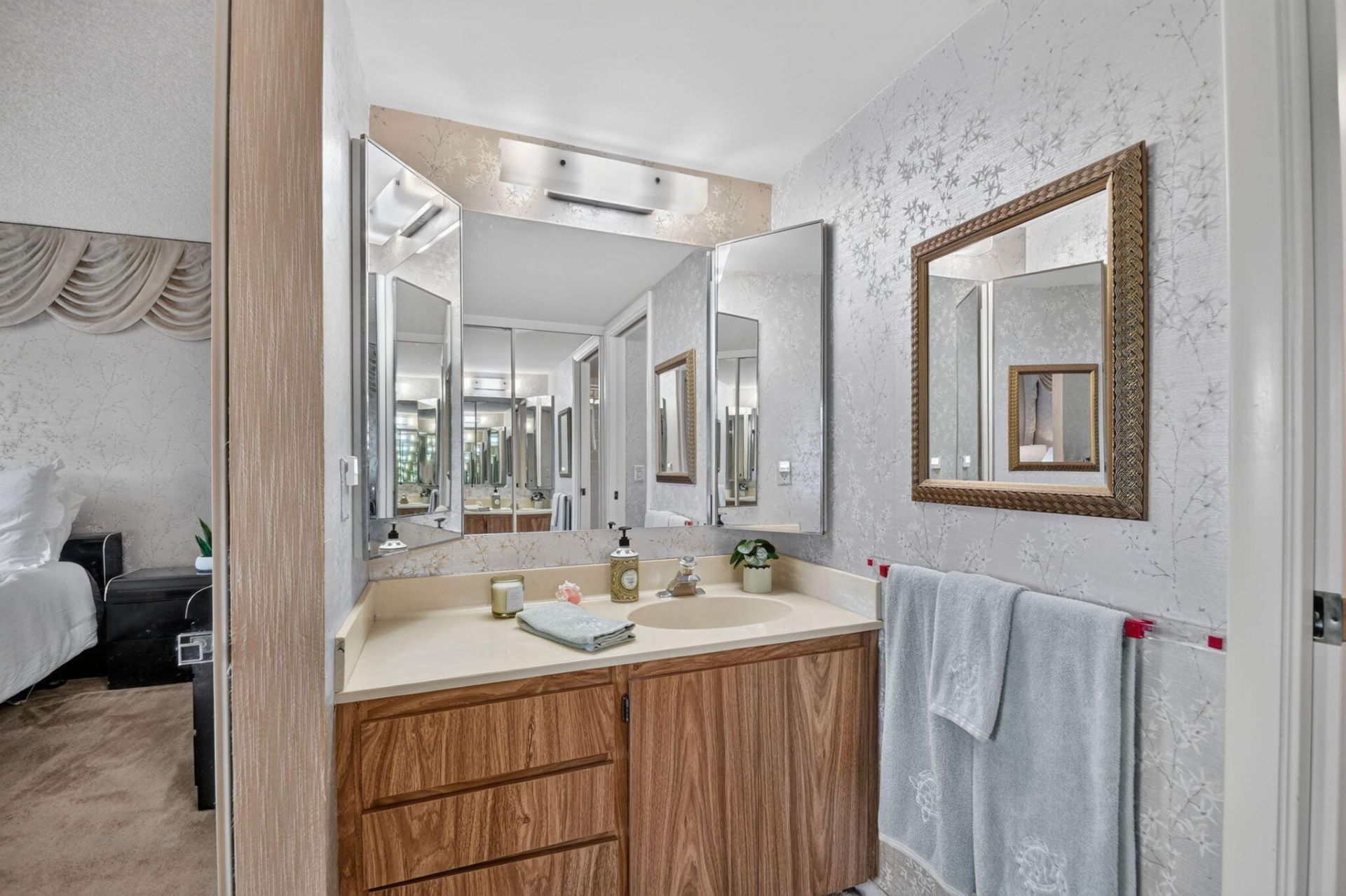 3525 Village Boulevard, Unit 205, West Palm Beach, FL 33409 Photo